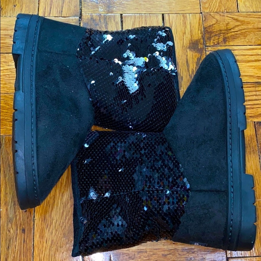 NWT bebe girl micro suede  black boots
 size: 3